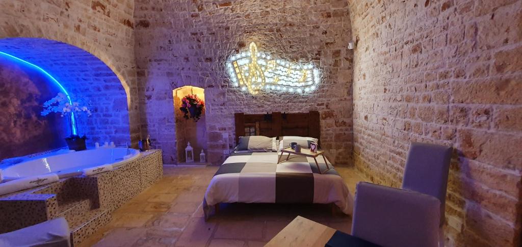 Zdjęcie z galerii obiektu SINFONIE PUGLIESI LUXURY ROOM w mieście Turi
