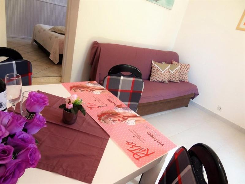 Posedenie v ubytovaní Apartment in Okrug Gornji with sea view, terrace, air conditioning, WiFi 5046-1