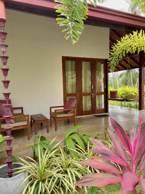 Sanjis The Seaside Cabanas - 11