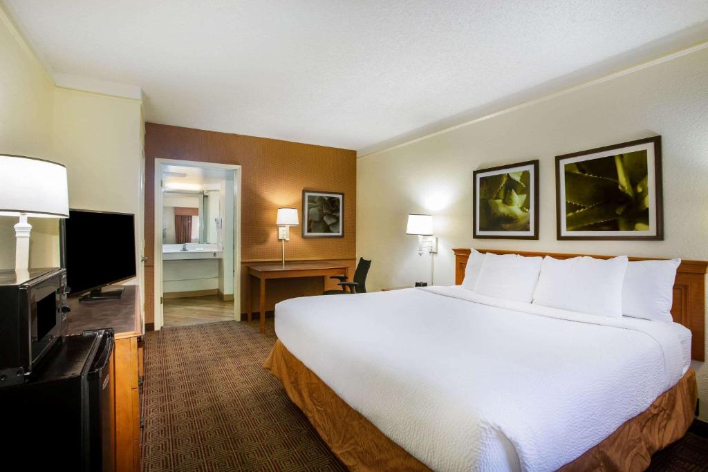 La Quinta Inn by Wyndham Austin Capitol / Downtown - 