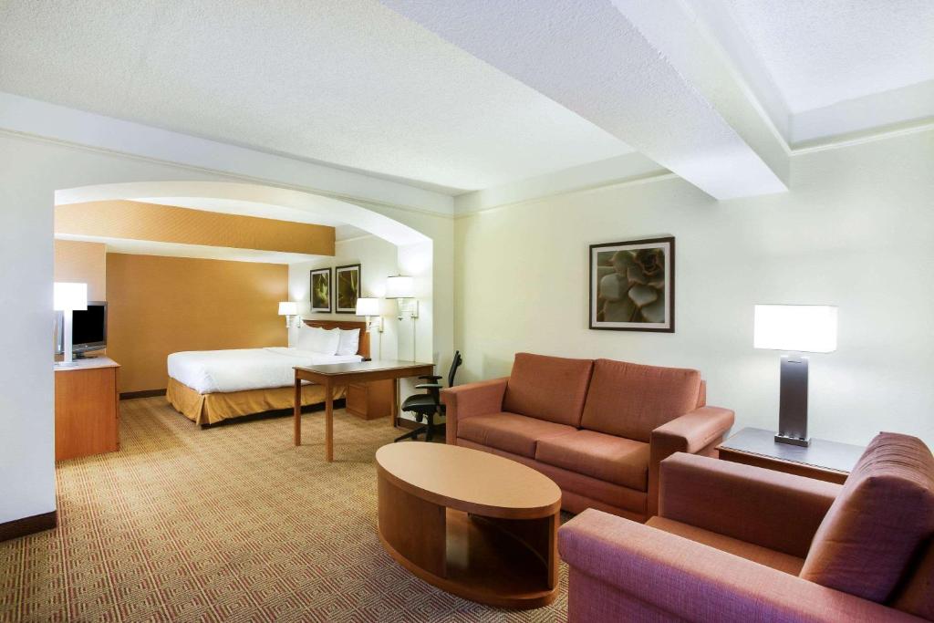 La Quinta Inn by Wyndham Austin Capitol / Downtown - 