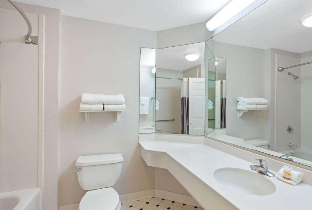 La Quinta by Wyndham Houston Galleria Area - Room De Deluxe King