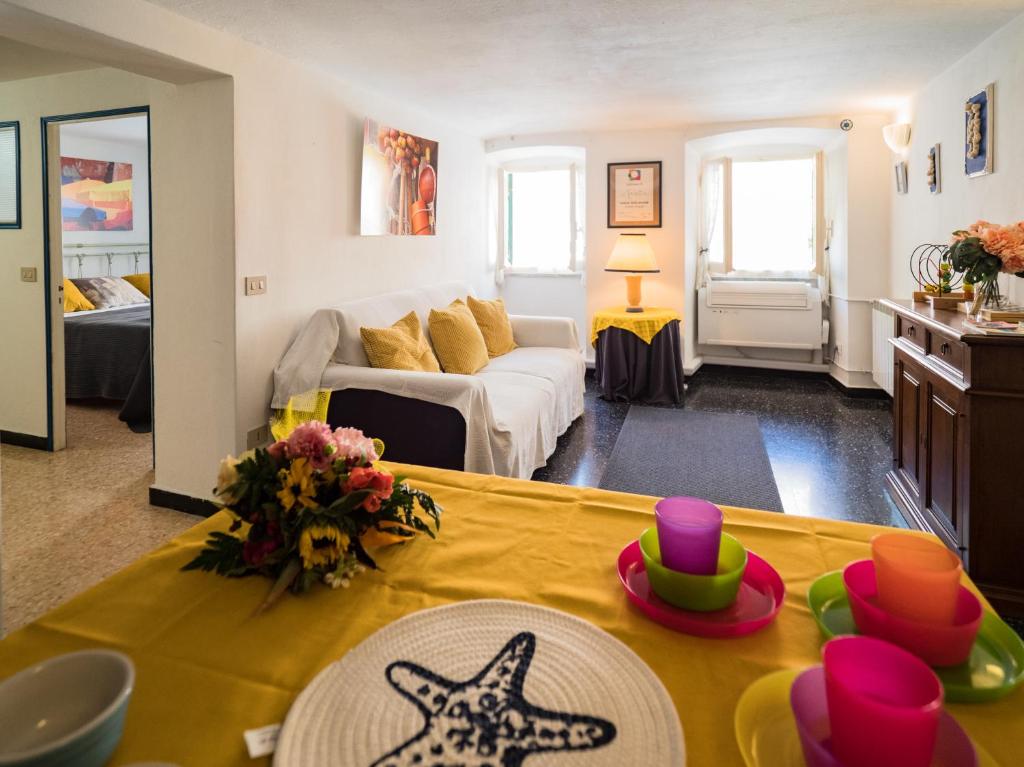 Postel nebo postele na pokoji v ubytování Mainetta Sea View Apartment with AC