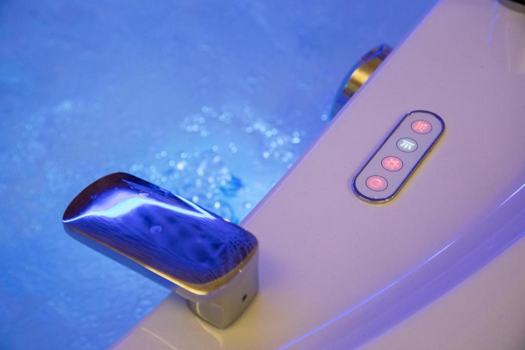 Zdjęcie z galerii obiektu SINFONIE PUGLIESI LUXURY ROOM w mieście Turi