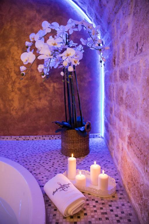 Zdjęcie z galerii obiektu SINFONIE PUGLIESI LUXURY ROOM w mieście Turi