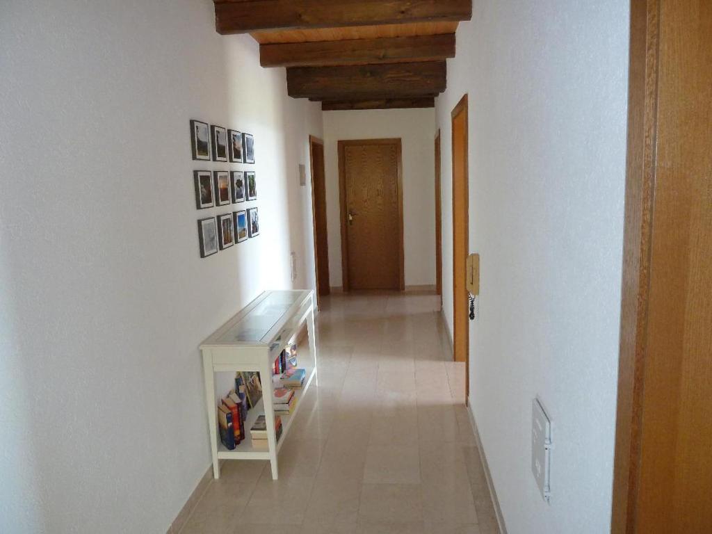 Knihovna v apartmánu
