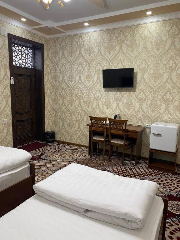 VOSTOK HOTEL - Chambre Jumelle Avec Salle De Bain Privée