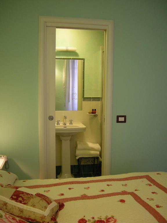 Koupelna v ubytování Albergo da Annita - room only