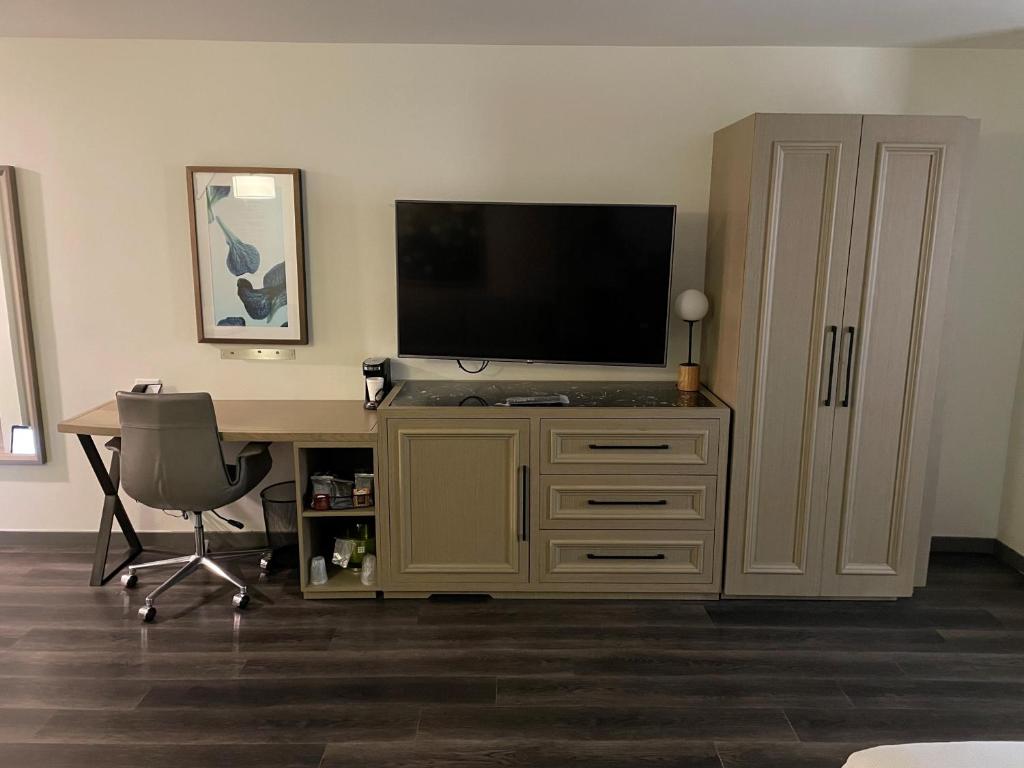 Hyatt Place Santa Barbara photo
