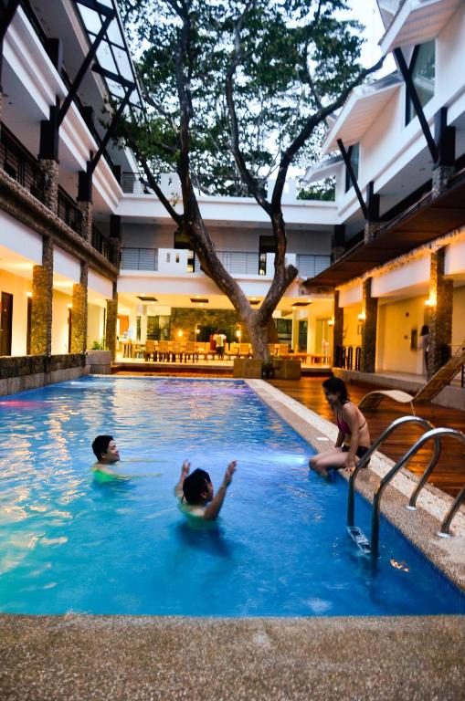 Bazén v ubytování Marianne Hotel nebo v jeho okolí