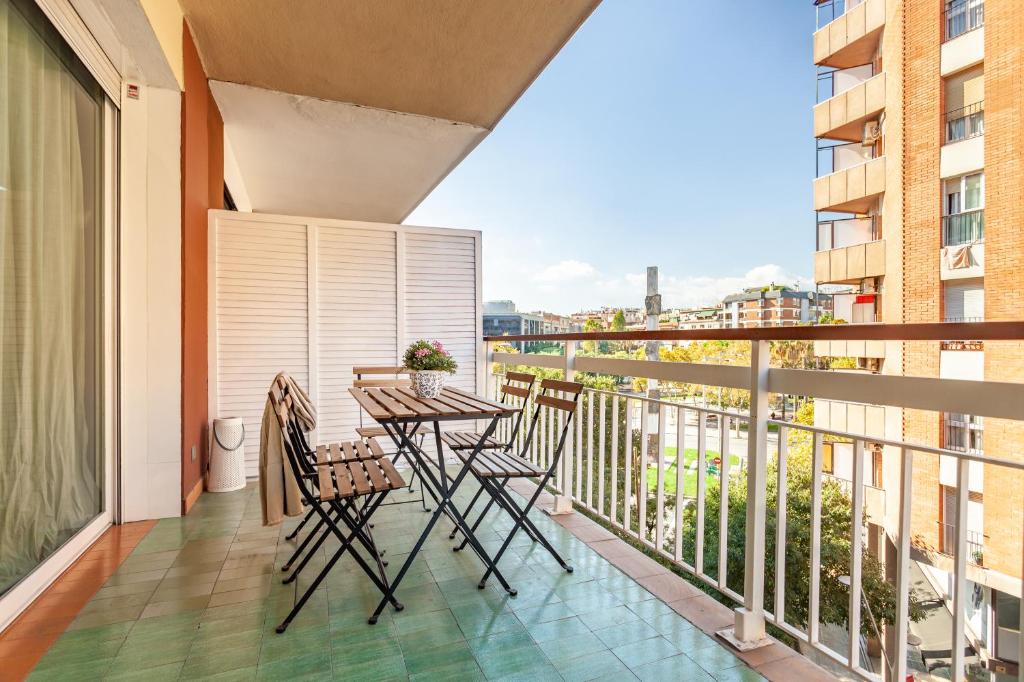 A balcony or terrace at Flateli Paris