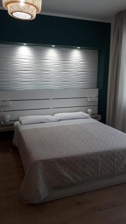 I Faraglioni Comfort Rooms - Double Room With Balcony And Sea View