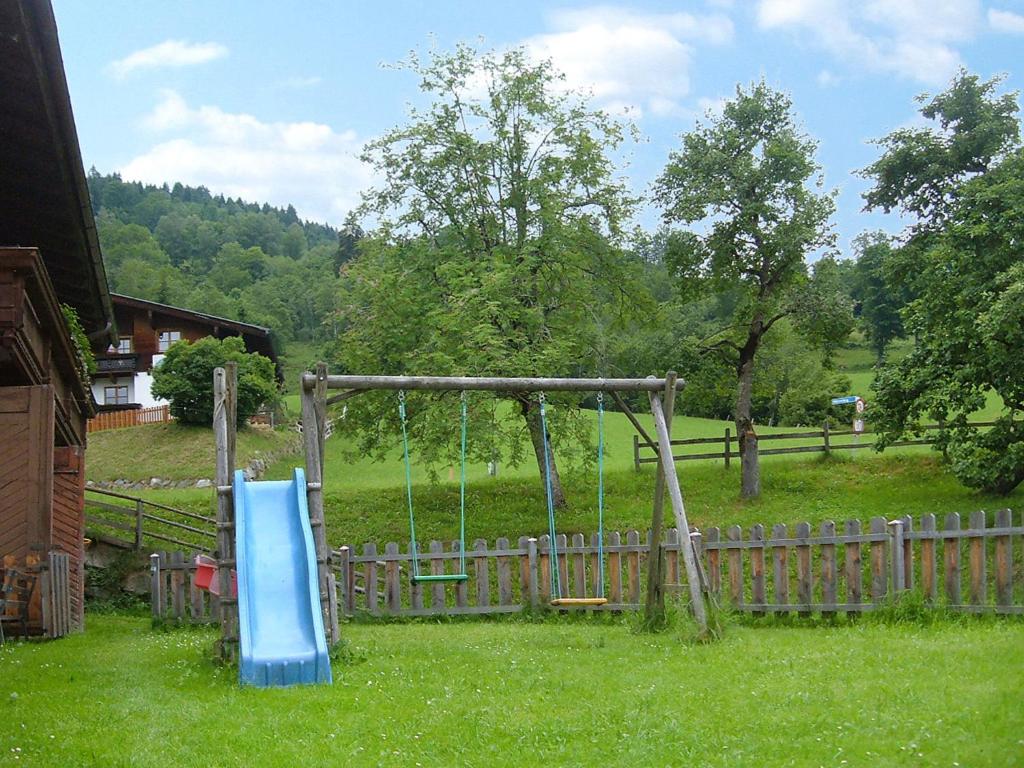 Vonkajšia záhrada v ubytovaní Apartment Bauernhof Gasteg - PID230 by Interhome