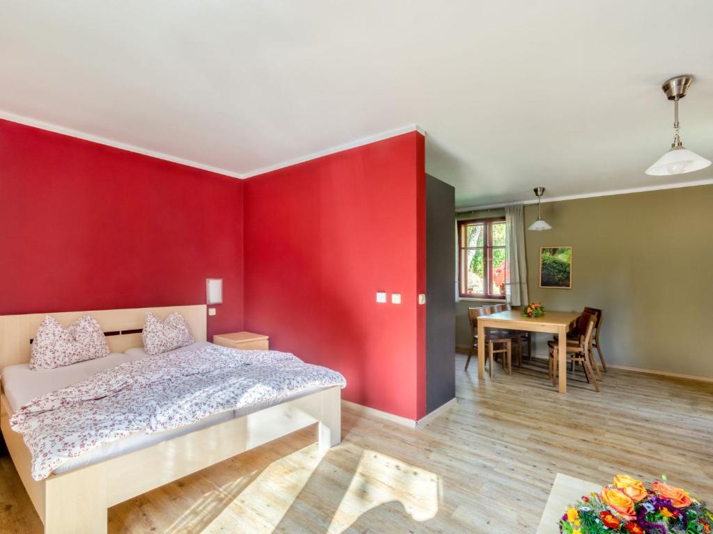 Łóżko lub łóżka w pokoju w obiekcie Studio Na mechu-1 by Interhome