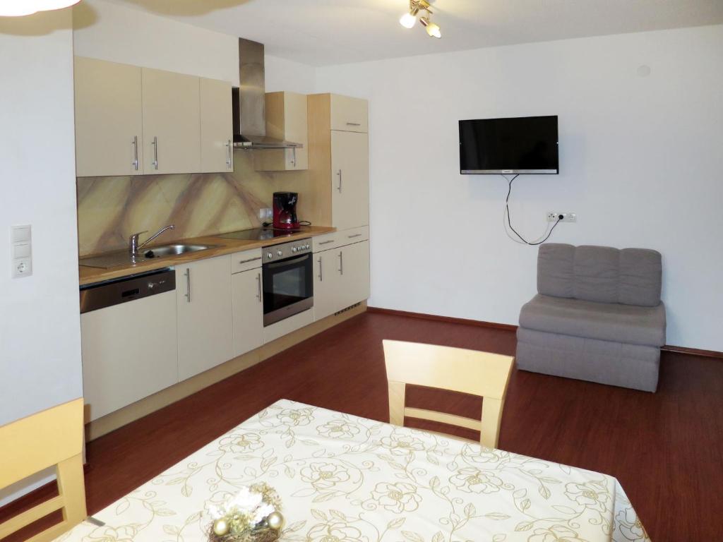 Kuchyňa alebo kuchynka v ubytovaní Apartment Huber-1 by Interhome