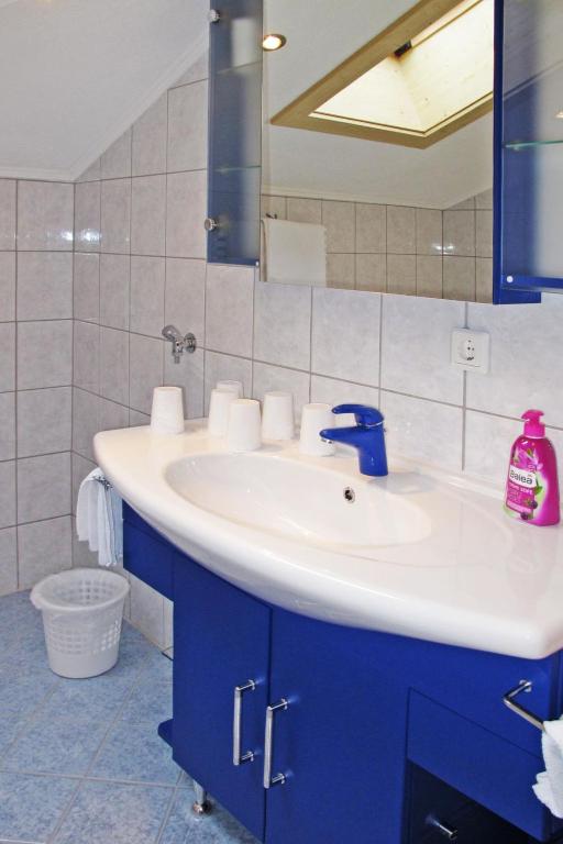 Koupelna v ubytování Apartment Unterkreuter by Interhome