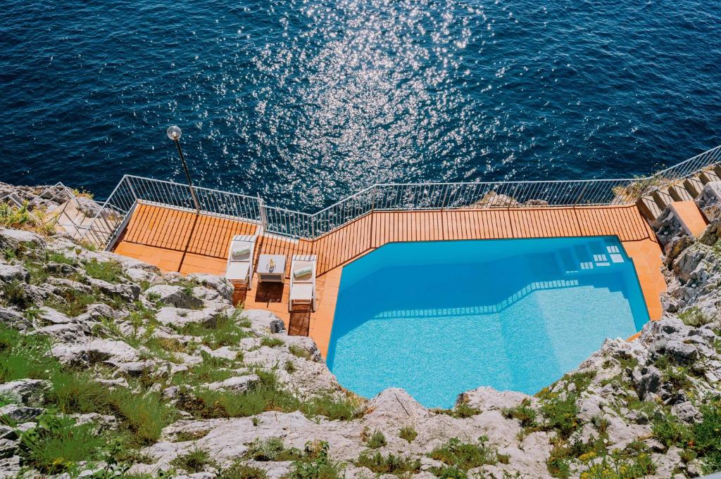 Der Swimmingpool an oder in der Nähe von Villa Eris Amalfi Coast