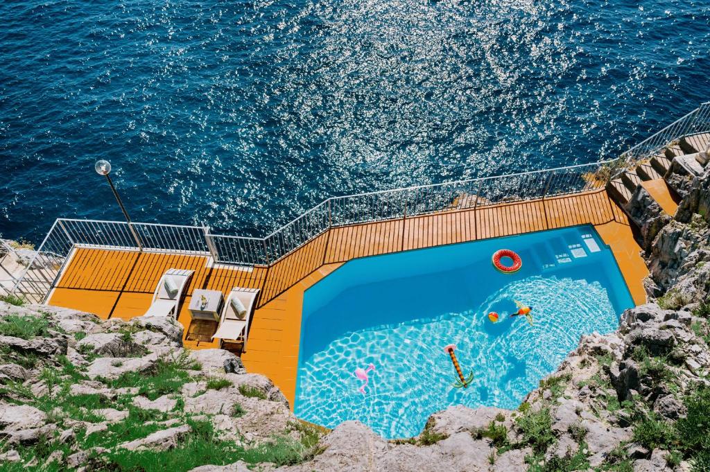 Der Swimmingpool an oder in der Nähe von Villa Eris Amalfi Coast