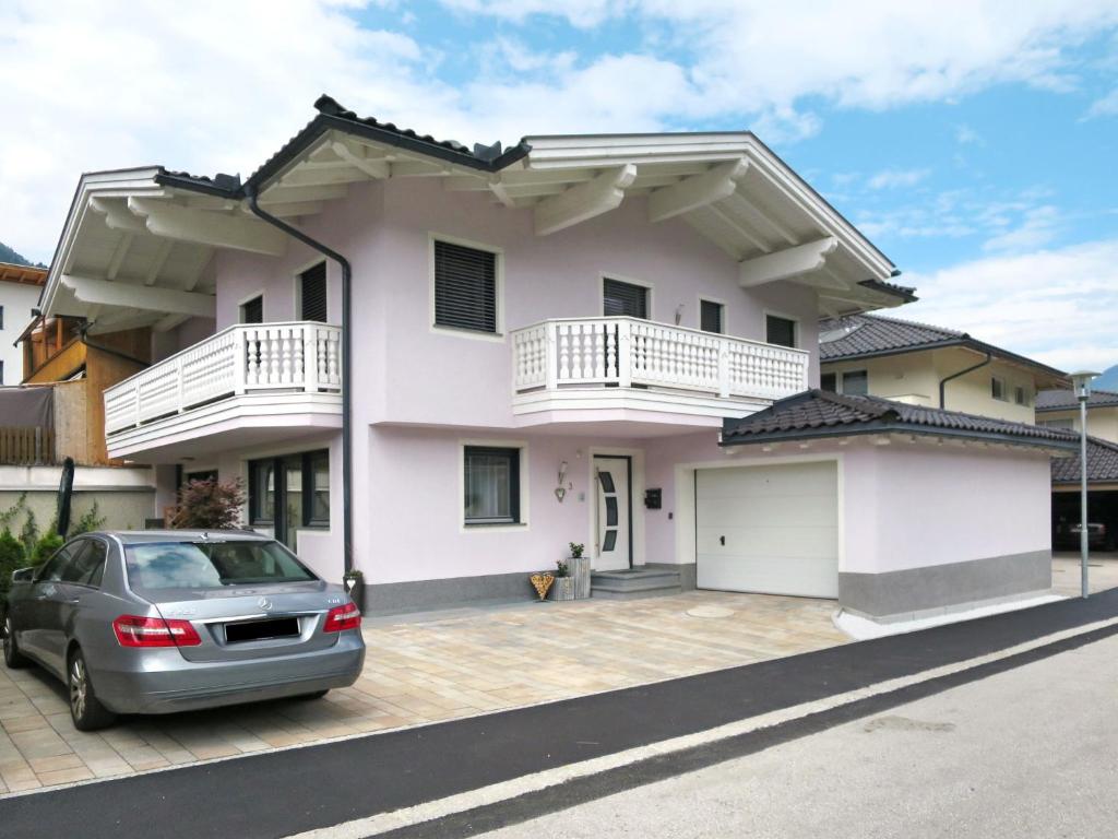 Budova, v ktorej sa apartmán nachádza