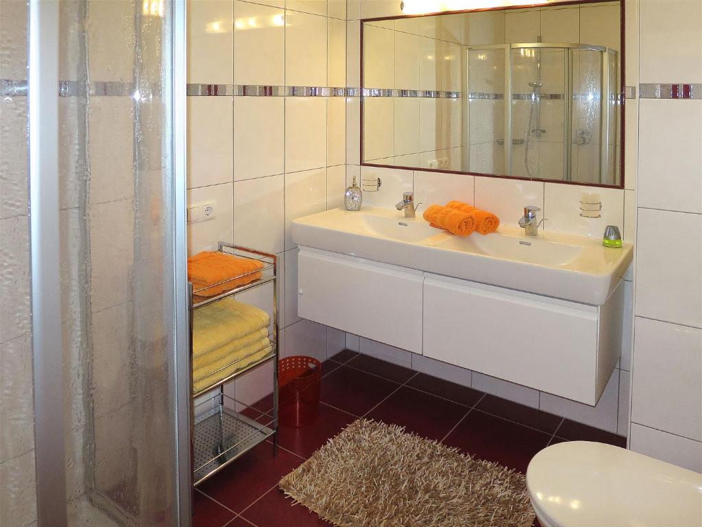 Kúpeľňa v ubytovaní Apartment Regina by Interhome