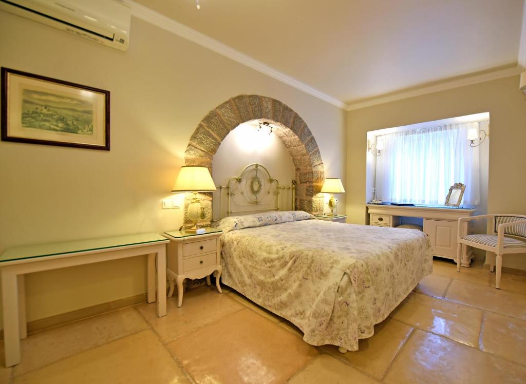 Angelica Traditional Boutique Hotel - 17