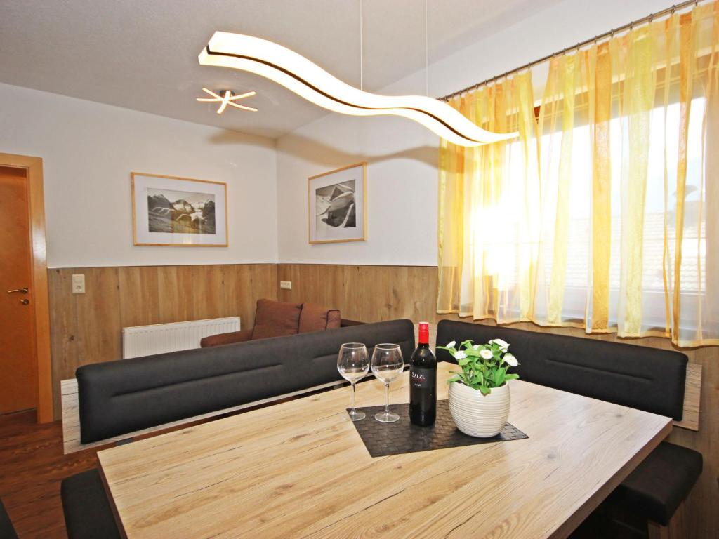 Posezení v ubytování Apartment Haus Sailer by Interhome