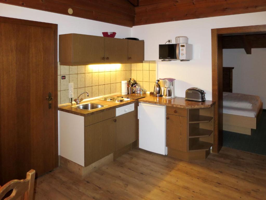 Kuchyňa alebo kuchynka v ubytovaní Apartment Christoph-2 by Interhome