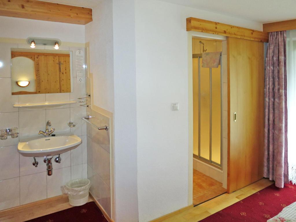 Kúpeľňa v ubytovaní Apartment Wiesenhof-2 by Interhome