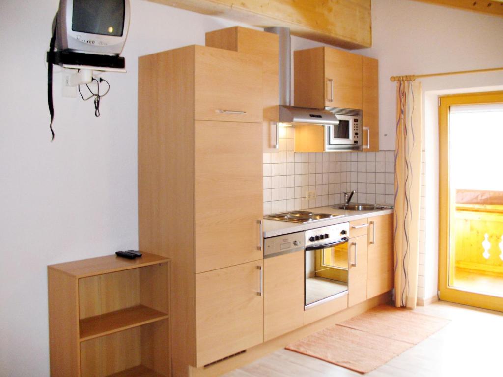 Kuchyňa alebo kuchynka v ubytovaní Apartment Birkenheim-1 by Interhome