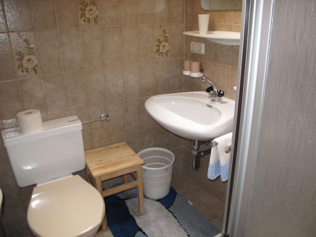 Kúpeľňa v ubytovaní Holiday Home Willi by Interhome