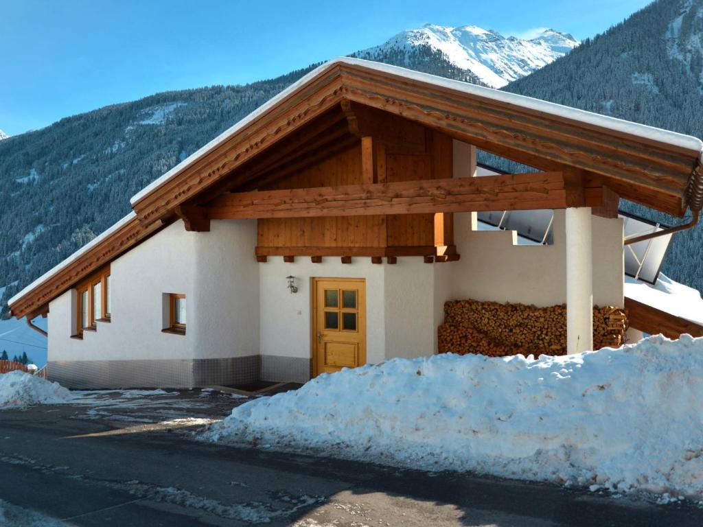 Výhľad na hory alebo výhľad na hory priamo z apartmánu