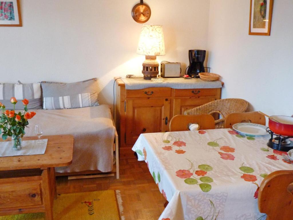 Posezení v ubytování Apartment Châtillon C 16 by Interhome