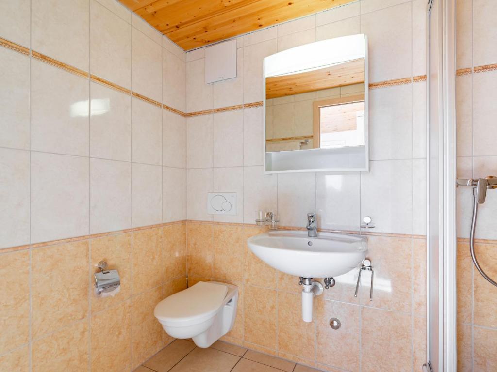 Koupelna v ubytování Apartment La Perouse D1-2 by Interhome