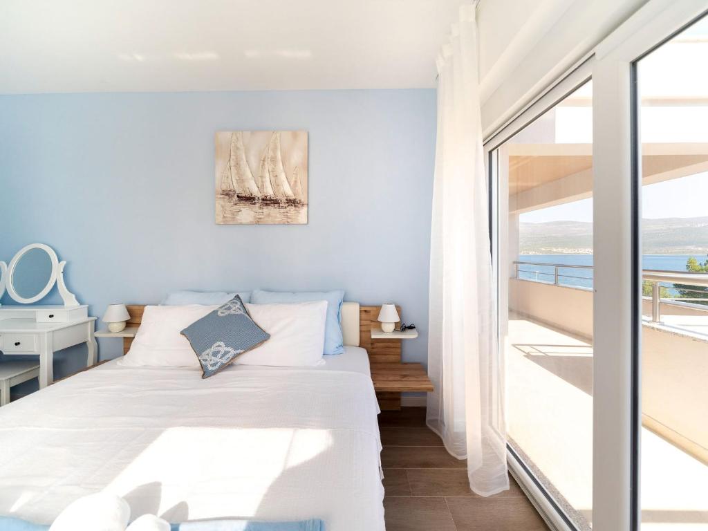 Posteľ alebo postele v izbe v ubytovaní Holiday Home Lucija by Interhome
