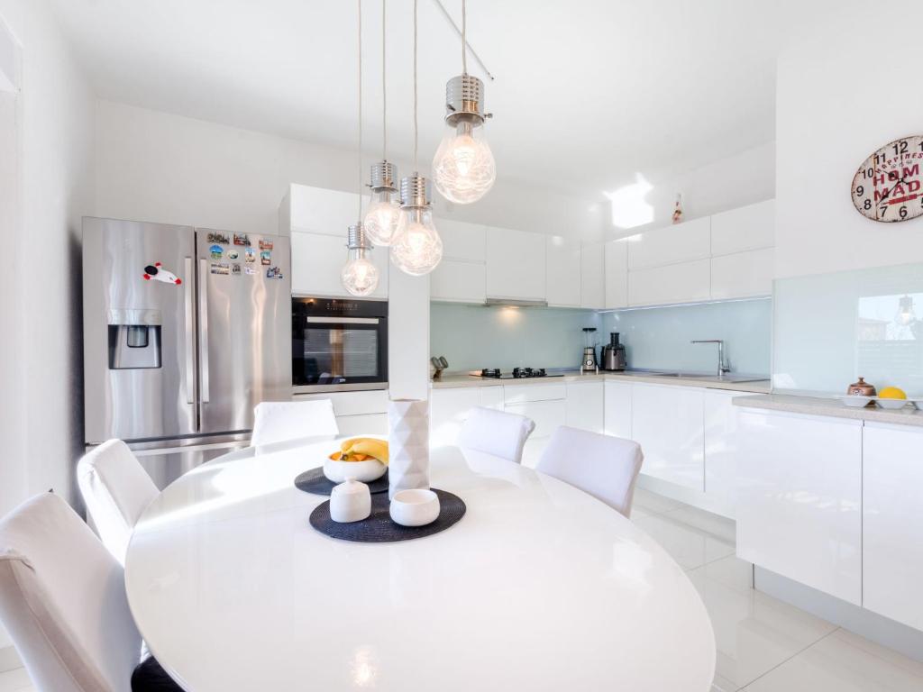 Kuchyň nebo kuchyňský kout v ubytování Holiday Home Queen Ahn by Interhome