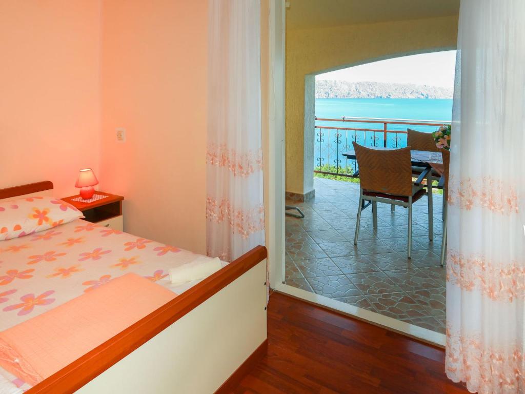 Posteľ alebo postele v izbe v ubytovaní Apartment Dalibor-2 by Interhome