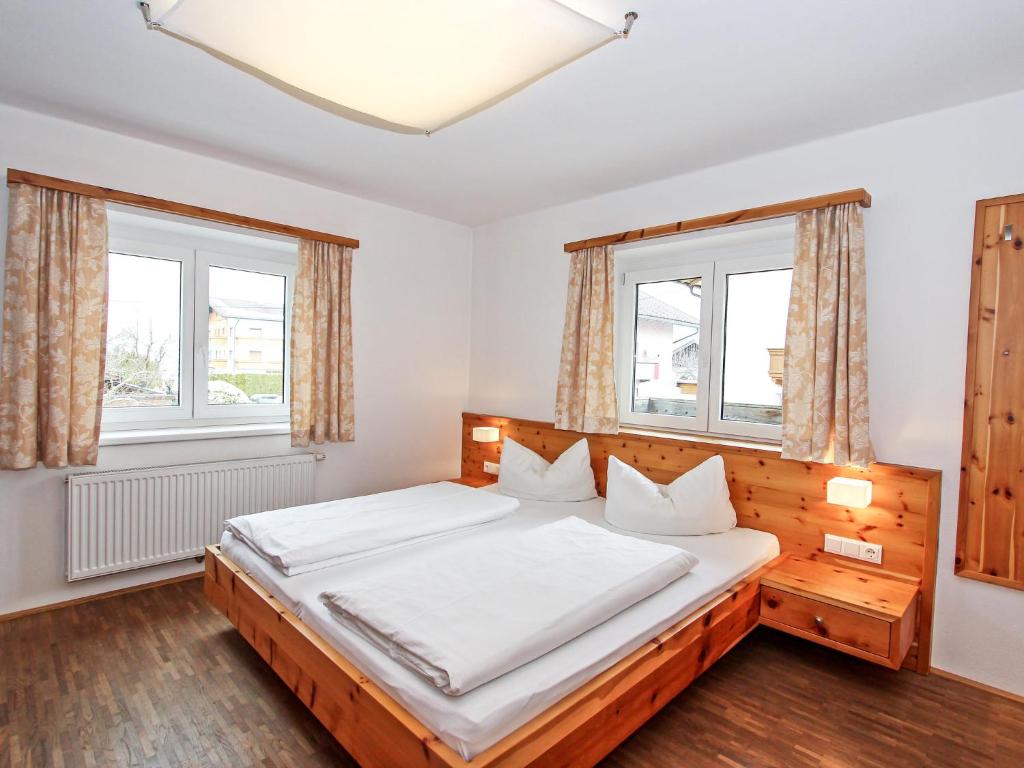 Postel nebo postele na pokoji v ubytování Apartment Gerda-2 by Interhome