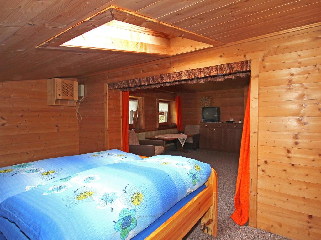 Postel nebo postele na pokoji v ubytování Holiday Home Hussl by Interhome
