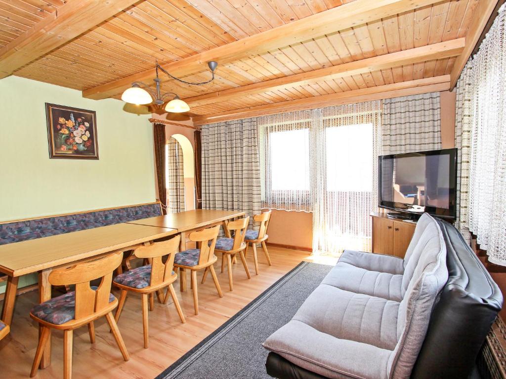Posezení v ubytování Holiday Home Hussl by Interhome