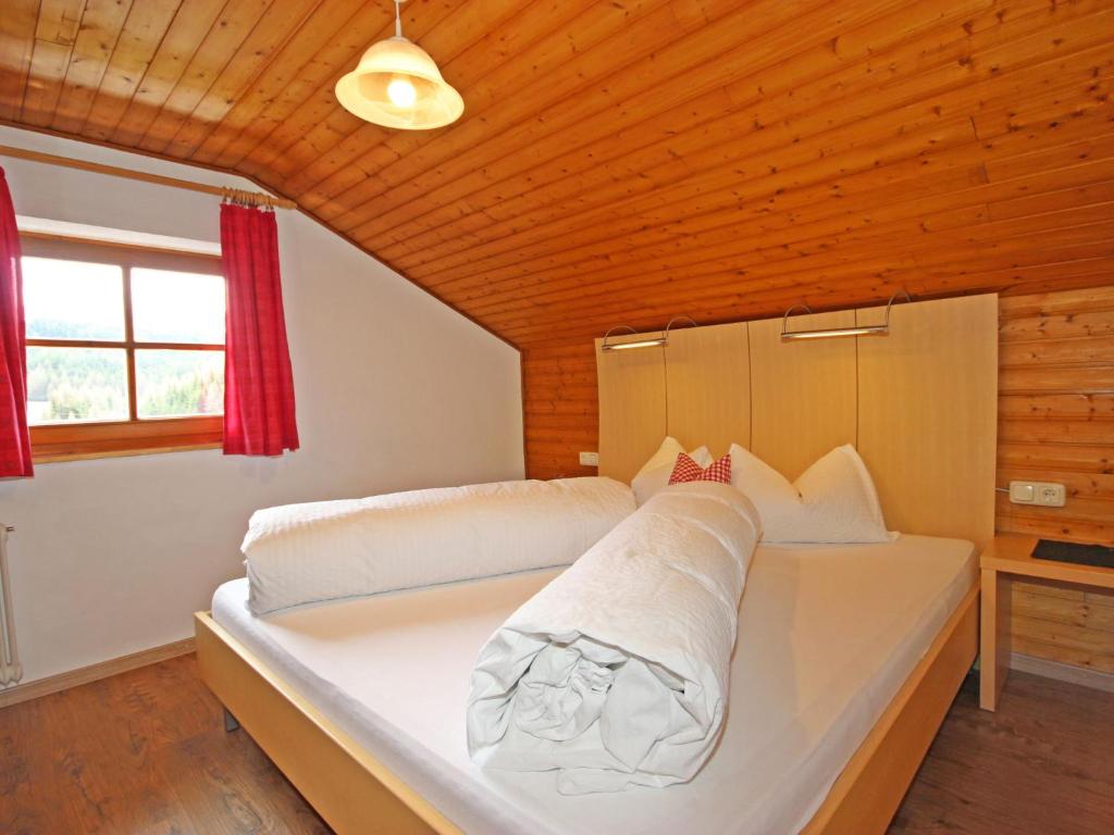Postel nebo postele na pokoji v ubytování Apartment Schmittnhof by Interhome