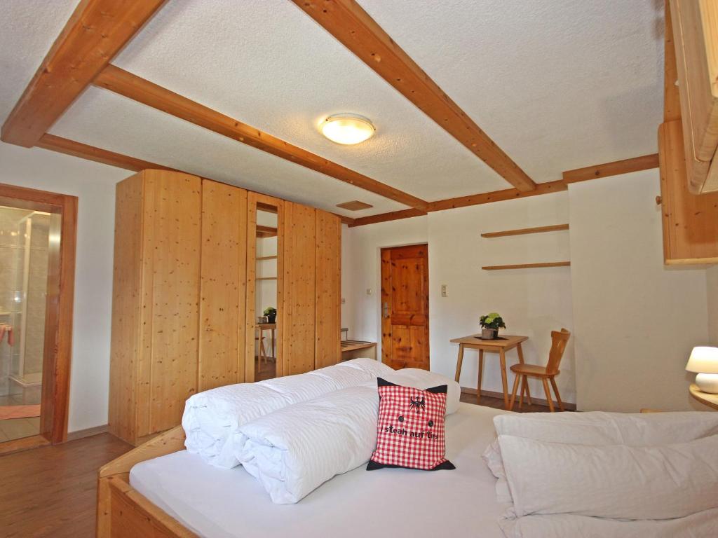 Posezení v ubytování Apartment Schmittnhof by Interhome
