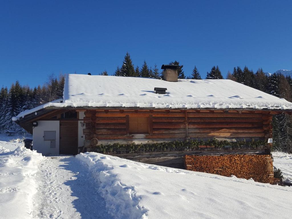 Apartment Chalet Baita Tabià Dolomites by Interhome v zime
