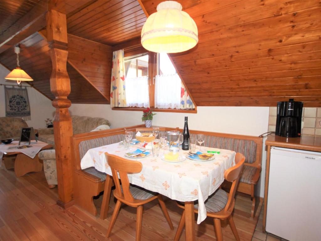 Nápoje v ubytování Apartment Schnitzer by Interhome