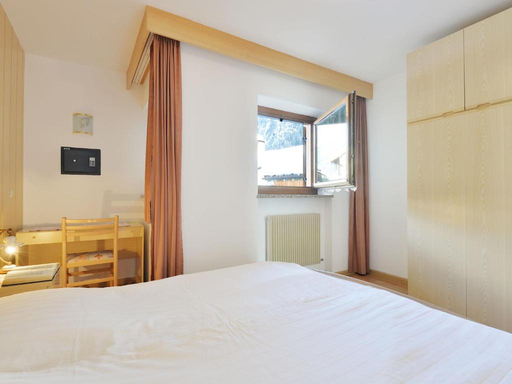 Postel nebo postele na pokoji v ubytování Apartment Lazzer-2 by Interhome