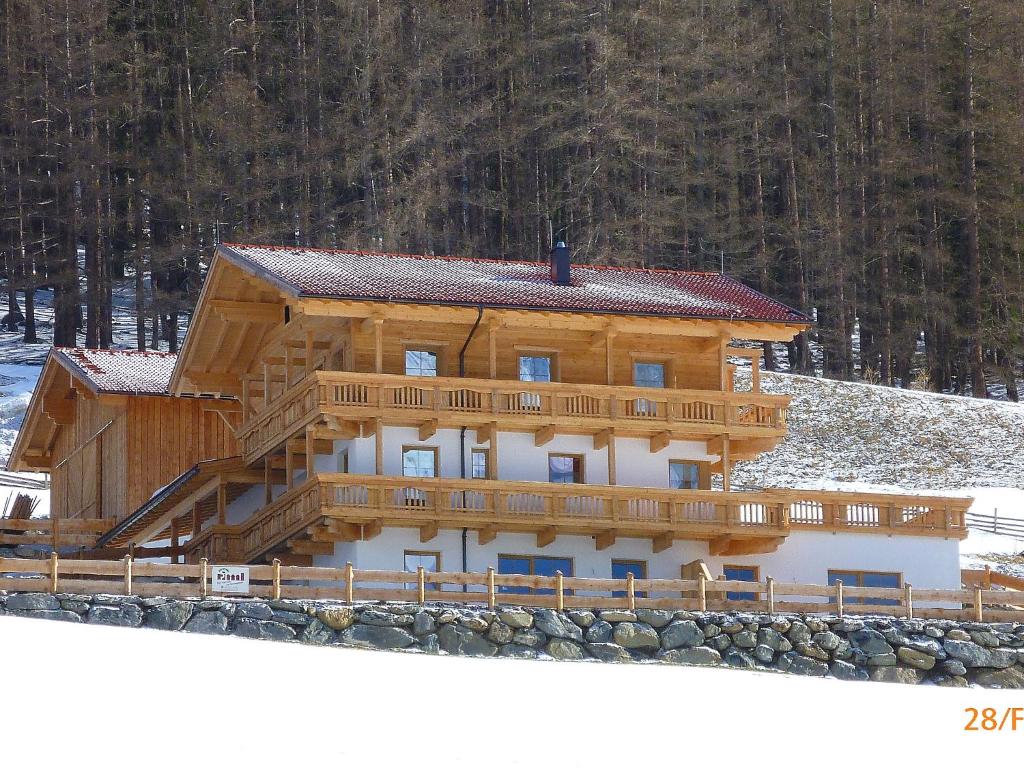 Budynek, w którym mieści się apartament