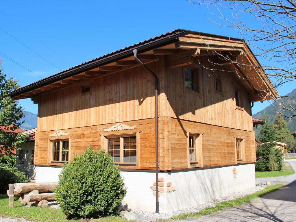 Zdjęcie z galerii obiektu Holiday Home Alpendorf-1 by Interhome w mieście Stumm
