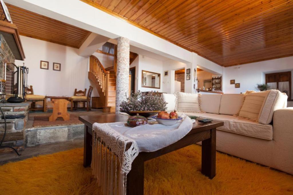 Posedenie v ubytovaní Eremia Rustic House - Entire Villa in Pelion