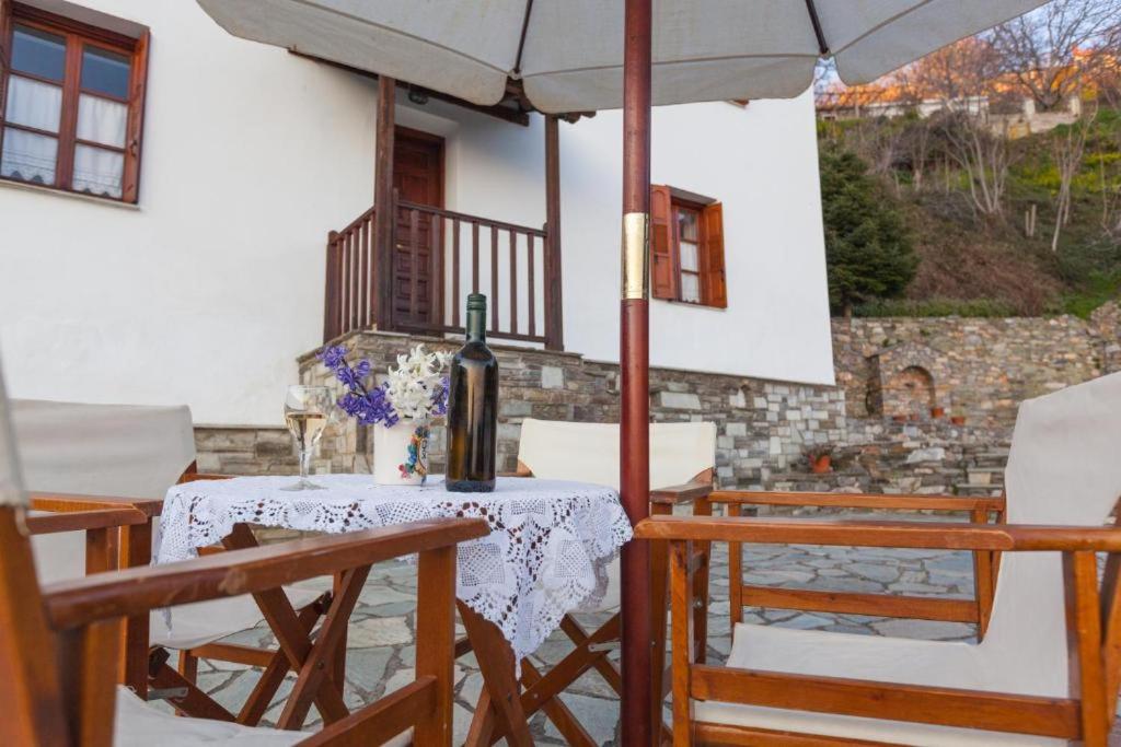 Balkón alebo terasa v ubytovaní Eremia Rustic House - Entire Villa in Pelion