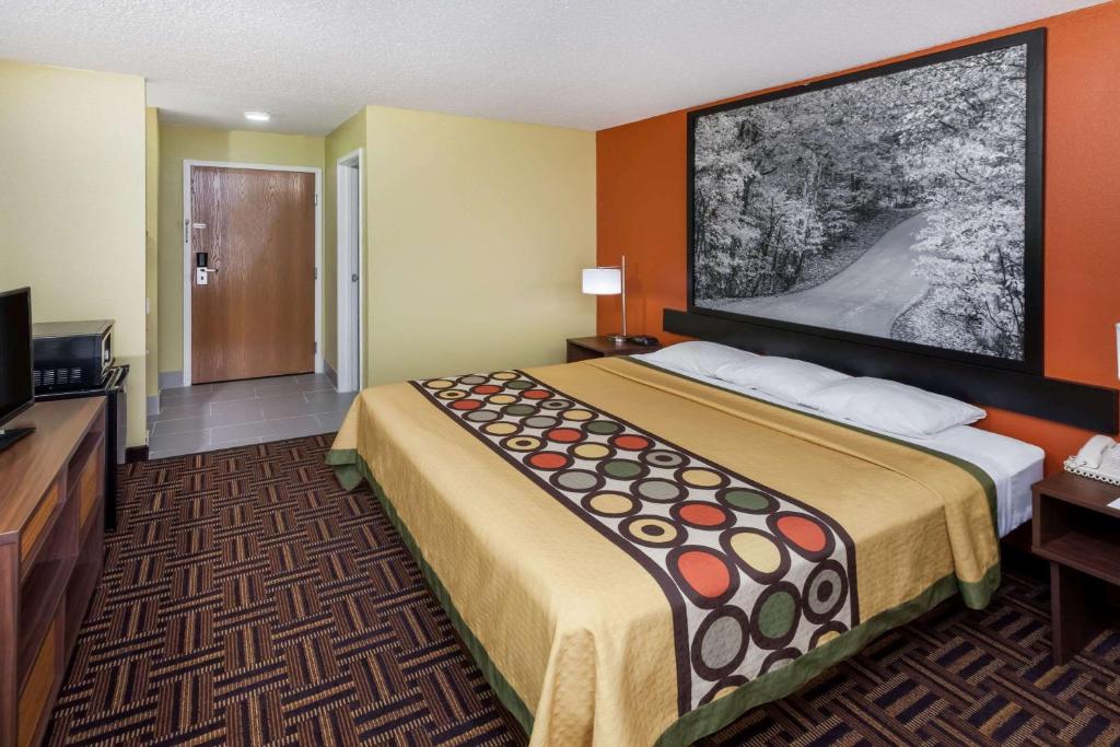 Super 8 by Wyndham Rochester - Habitación Con Cama Extragrande - No Fumadores