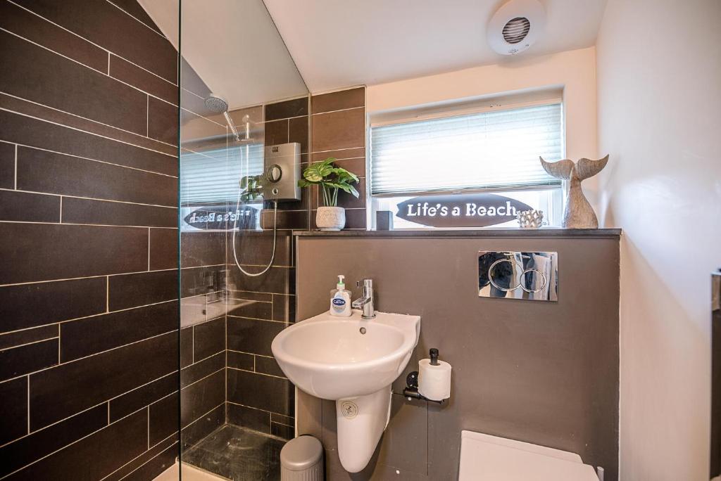 Papillon, Southwold - A Modern Flat with Balcony 8